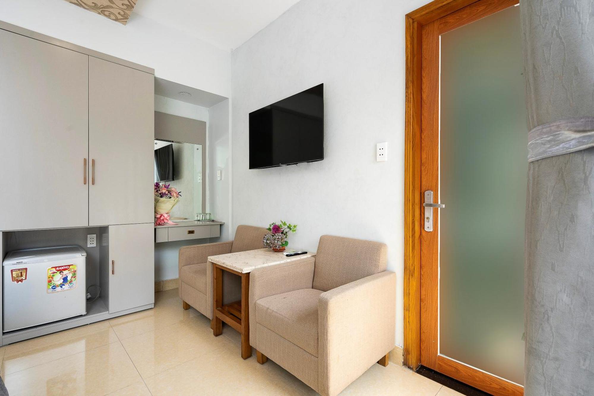 Lucky Star Q5 Hotel